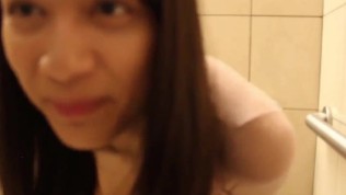 Amateur Asian School Girl Livecam Squirt in School Toilet